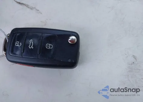 2013 Volkswagen Beetle 2.0T из США, поврежденный, VIN 3VW7A7AT6DM811749